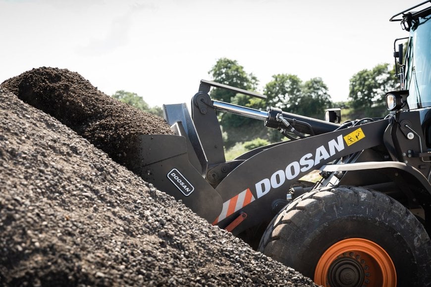 DOOSAN LAUNCHES NEW DL420-7 STAGE V WHEEL LOADER